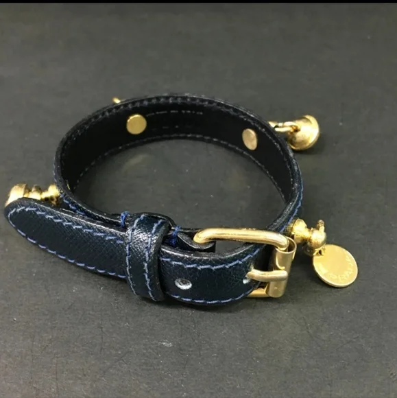 Black■DetailsA pre-owned .PRADA Saffiano Leather Bell Motif Bangle Bracelet/8 - Picture 2 of 8
